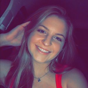 Meet your Posher, Carly